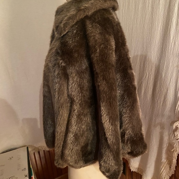 Sears Fashions 1960’s Faux Fur Cloak - Picture 4 of 15